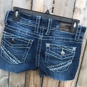 BKE Sabrina distressed cut off shorts 25